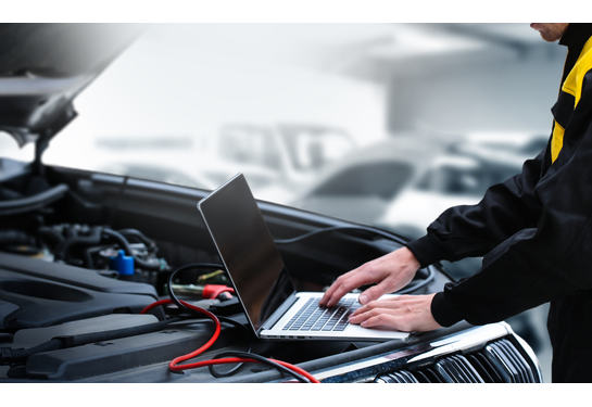 Auton akun vaihto kannattaa jättää ammattilaiselle