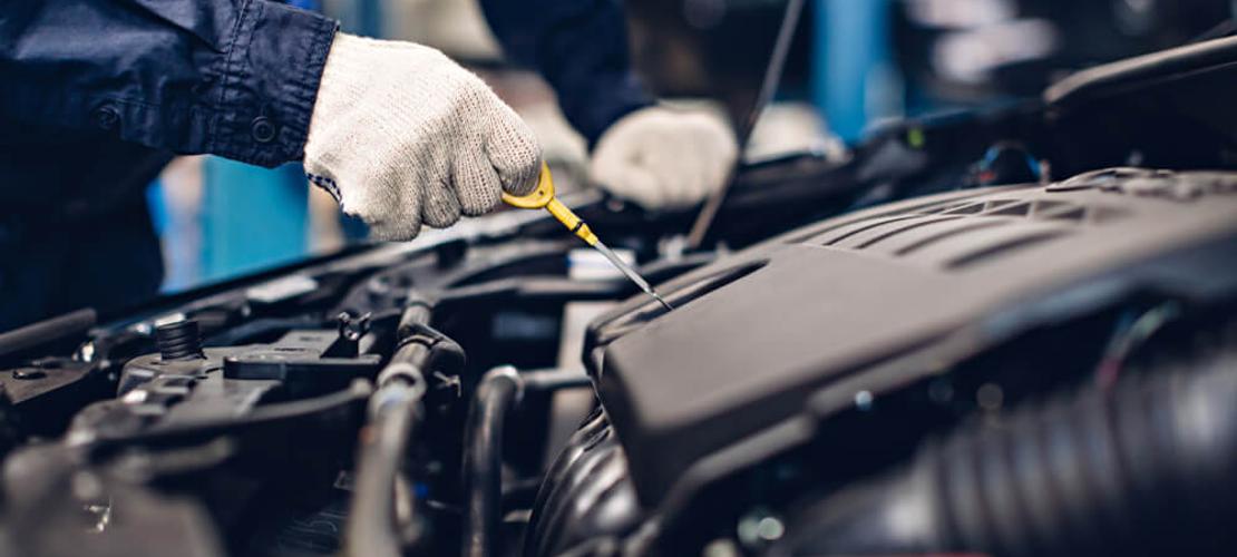 Automaattivaihteiston öljynvaihto ei onnistu itse, vaan paras tapa on antaa ammattilaisen toteuttaa automaattivaihteiston huuhtelu.