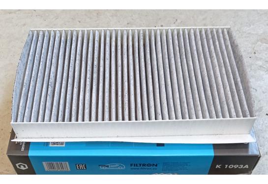 Auton raitisilmasuodatin